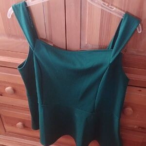 New With Tags Elegant Worthington Emerald Green Women's Occasion  Blouse